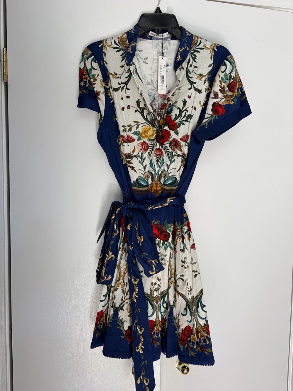 Alice + Olivia Blue & White Floral Mandarin-Collar Mini Dress - Picture 6 of 8